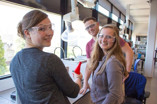 BL_BCC_Studenten_in_laboratorium